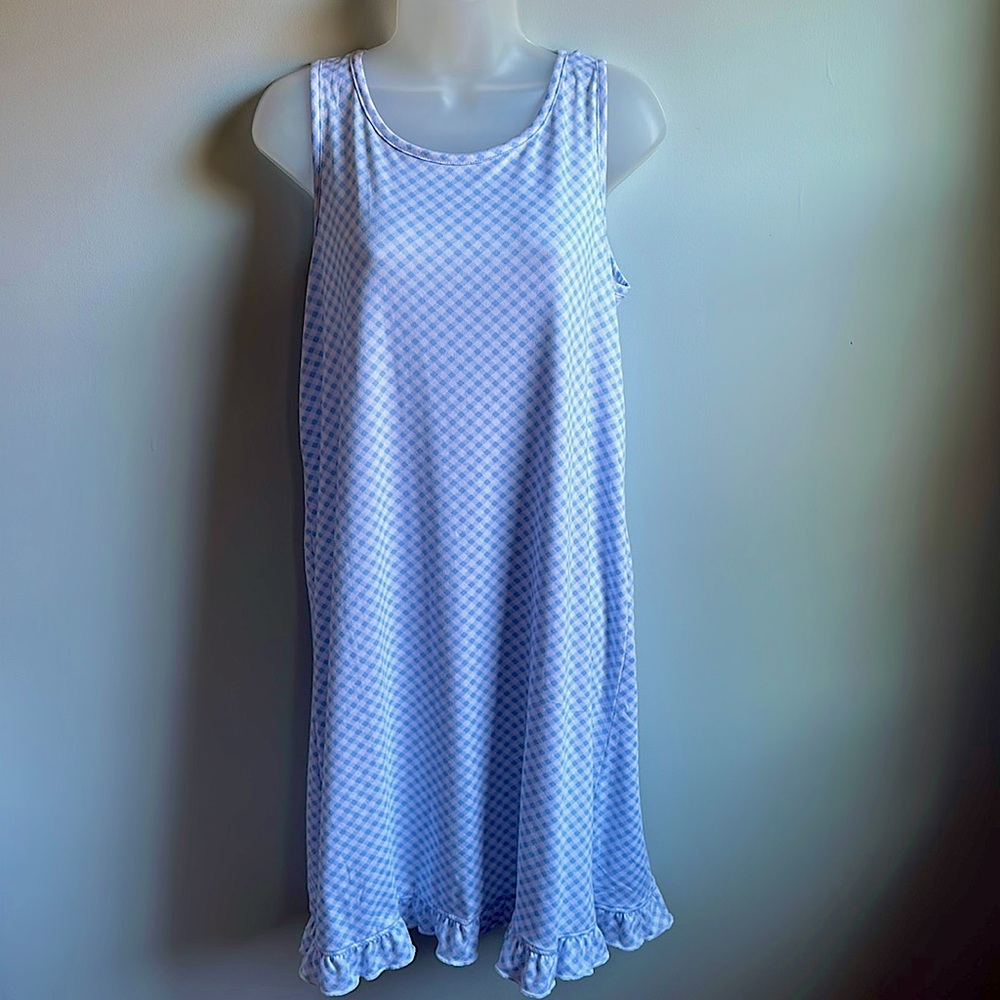Sleeveless nightgown